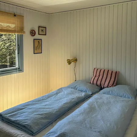 Classic Wooden House With Private Garden Near Sea Vakantiehuis *