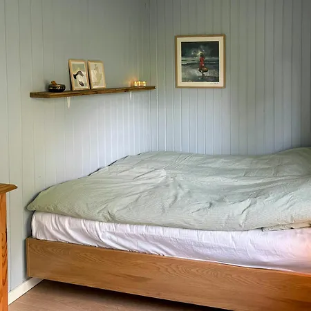Vakantiehuis Classic Wooden House With Private Garden Near Sea